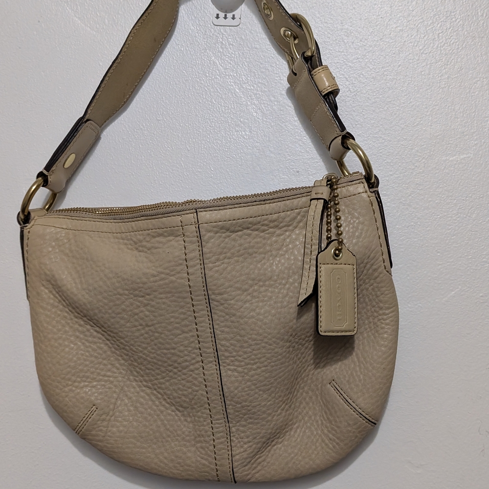 Coach Beige Leather Shoulder Bag - Picture 4 of 6